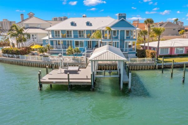 $5,950,000 : 295 Bayside Dr, Clearwater, FL 33767